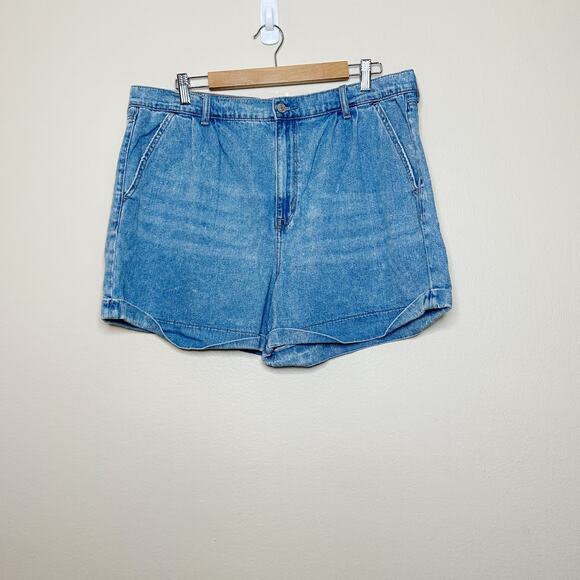 American Eagle Mom Denim Jean Shorts Pleated Medium Wash Womens Plus Size 18 - Picture 2 of 9